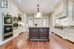 138 DIANNE AVENUE | Oakville Ontario | Slide Image Thirteen