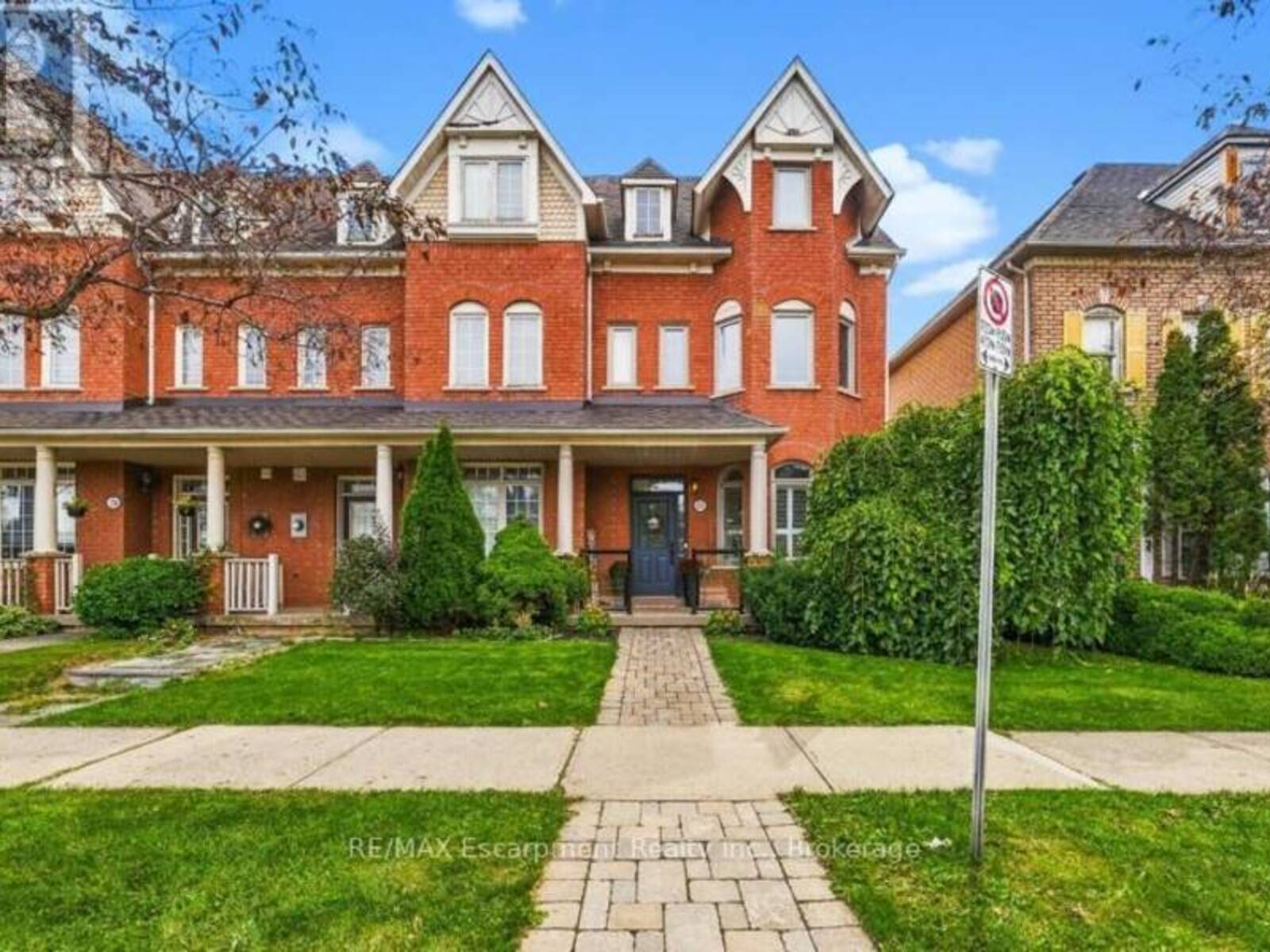272 GLENASHTON DRIVE, Oakville, Ontario L6H 6H5