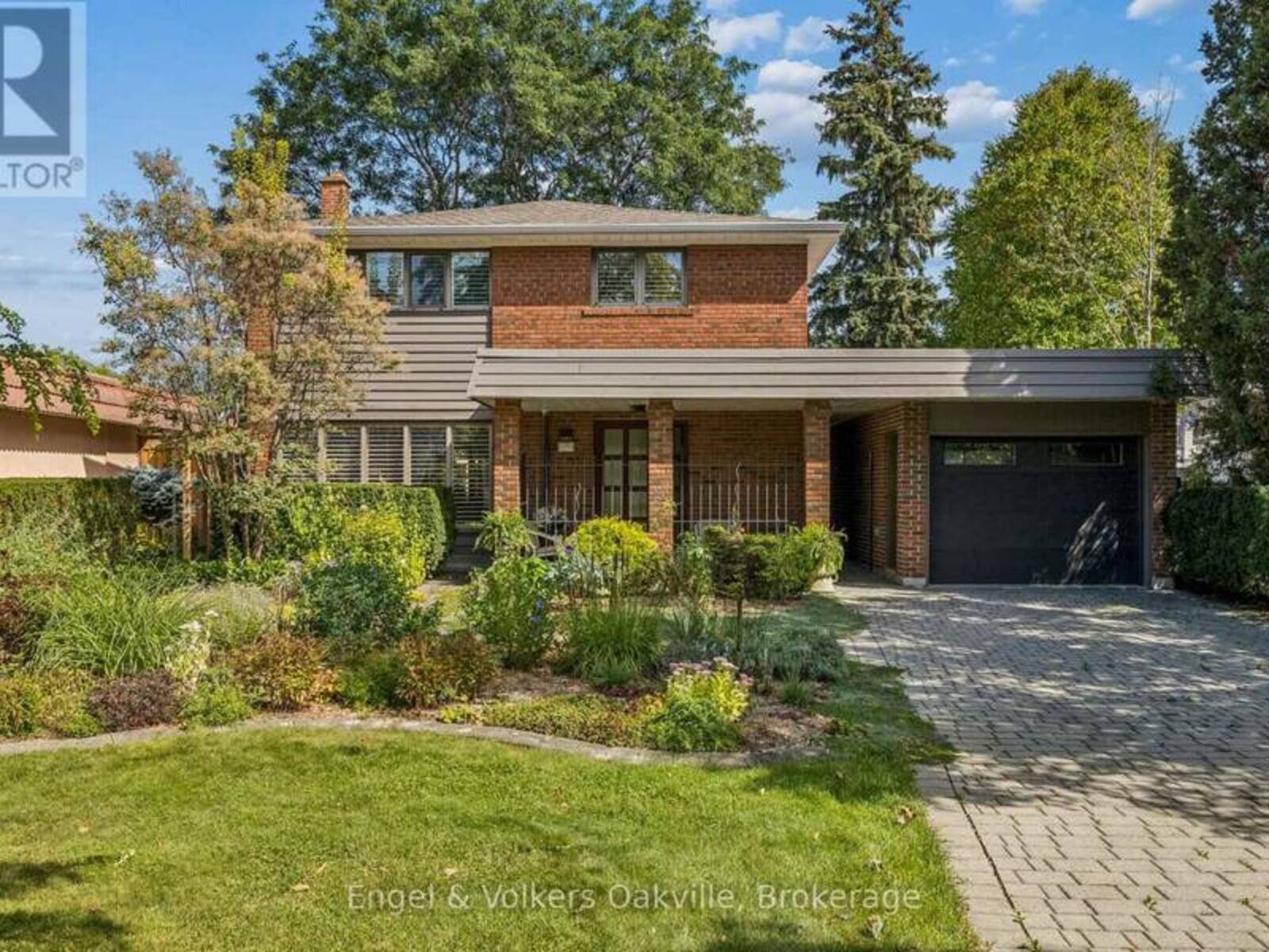 1170 CONYERS CRESCENT, Mississauga, Ontario L5C 1K1
