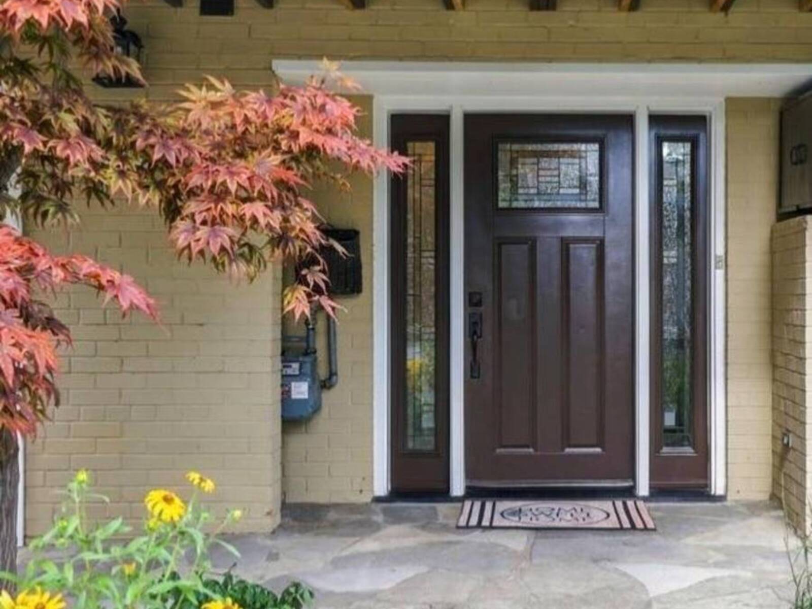 37 TULIP STREET, Oakville, Ontario L6L 3V3