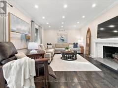 37 TULIP STREET Oakville Ontario, L6L 3V3
