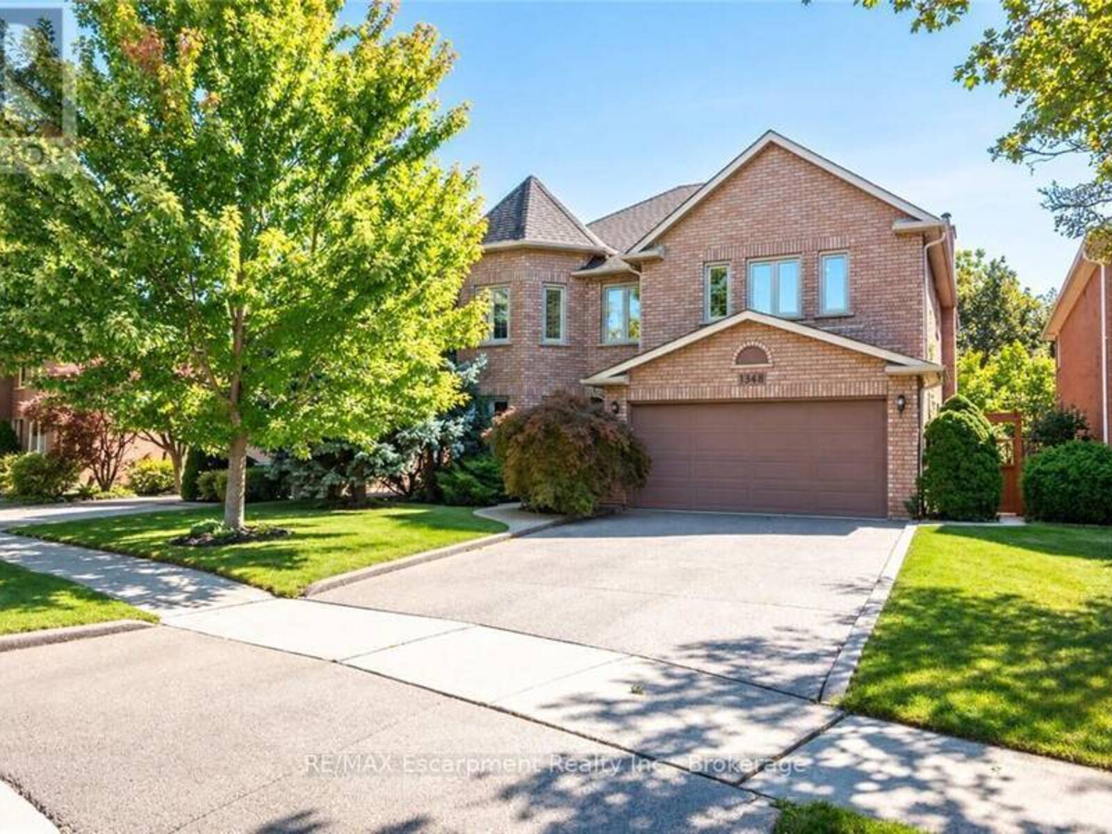 1348 FIELDCREST LANE, Oakville, Ontario L6M 2W8