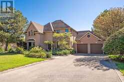 31 MEANDER CLOSE | Hamilton Ontario | Slide Image One
