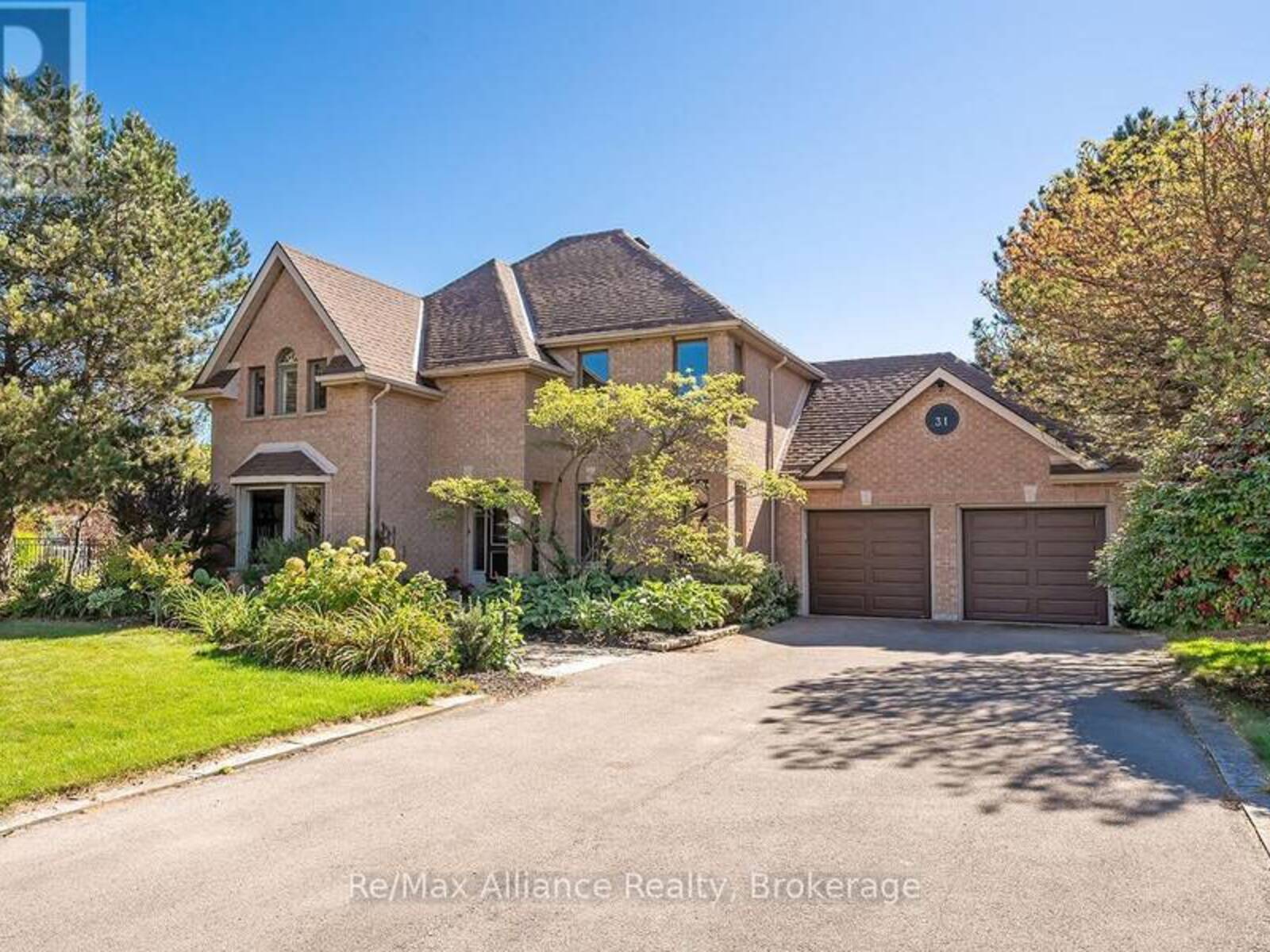 31 MEANDER CLOSE, Hamilton, Ontario L0R 1H1
