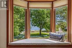 2254 MARINE DRIVE | Oakville Ontario | Slide Image Nine