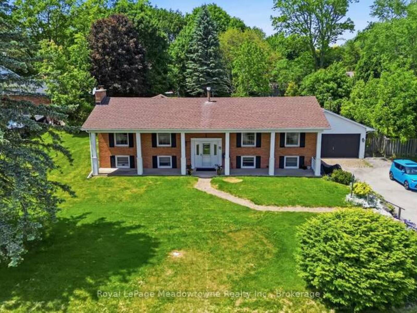 12 HUNTSMAN GATE, Hamilton, Ontario L8N 2Z7