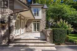 1073 LAKESHORE ROAD E | Oakville Ontario | Slide Image Four