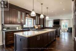 1073 LAKESHORE ROAD E | Oakville Ontario | Slide Image Eight