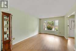 1091 STEPHENSON DRIVE | Burlington Ontario | Slide Image Eight