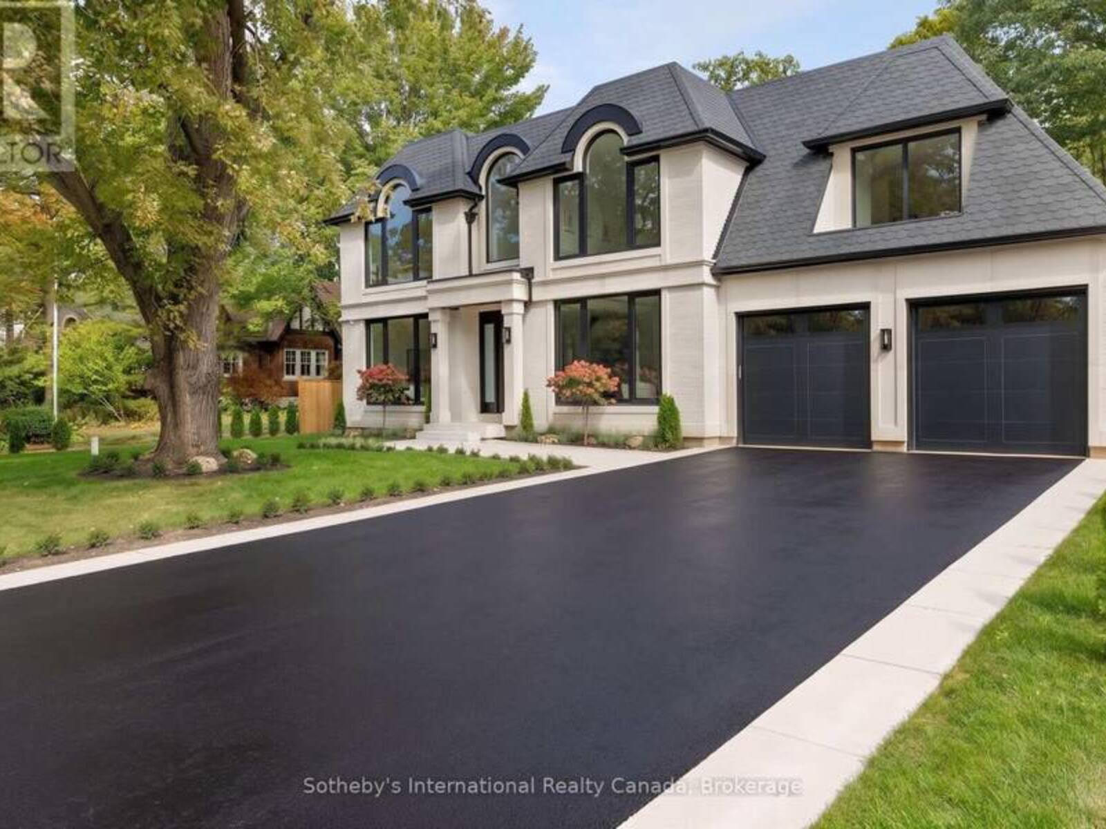 123 TAVISTOCK SQUARE, Oakville, Ontario L6K 2V1