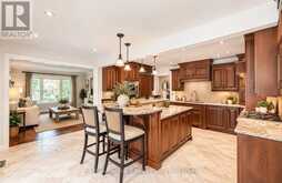 500 BLENHEIM CRESCENT | Oakville Ontario | Slide Image Sixteen