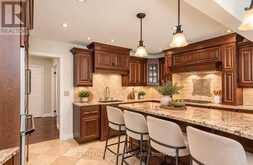 500 BLENHEIM CRESCENT | Oakville Ontario | Slide Image Nineteen