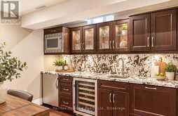 500 BLENHEIM CRESCENT | Oakville Ontario | Slide Image Thirty-two