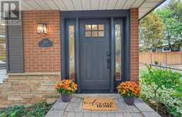 539 GALWAY DRIVE | Burlington Ontario | Slide Image Three