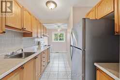 38 - 195 QUEEN VICTORIA DRIVE | Hamilton Ontario | Slide Image Thirteen