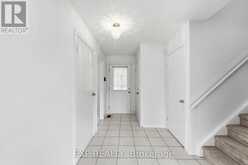 38 - 195 QUEEN VICTORIA DRIVE | Hamilton Ontario | Slide Image Three