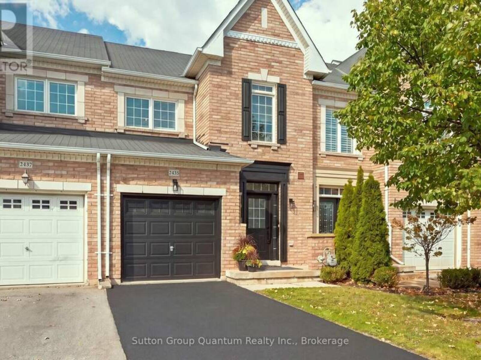 2435 MONTAGNE AVENUE, Oakville, Ontario L6M 0J4
