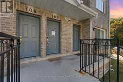 109 - 75 WELDRICK ROAD E | Richmond Hill Ontario | Slide Image One