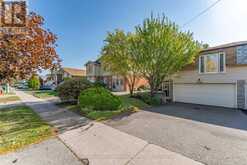 2996 WINDJAMMER ROAD | Mississauga Ontario | Slide Image Two