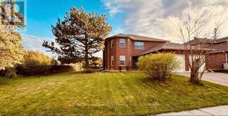 243 MURRAY DRIVE | Aurora Ontario | Slide Image Two
