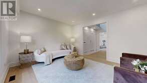 243 MURRAY DRIVE | Aurora Ontario | Slide Image Eight