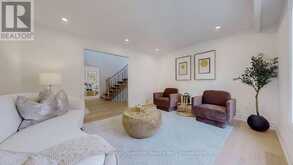 243 MURRAY DRIVE | Aurora Ontario | Slide Image Nine