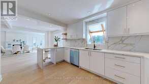 243 MURRAY DRIVE | Aurora Ontario | Slide Image Fifteen