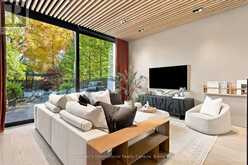 32 AHRENS STREET W | Kitchener Ontario | Slide Image Twelve