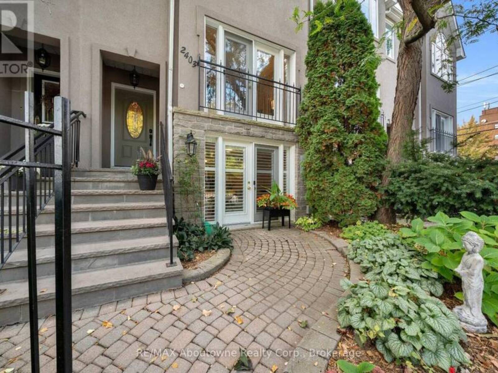 2403 MARINE DRIVE, Oakville, Ontario L6L 1C6