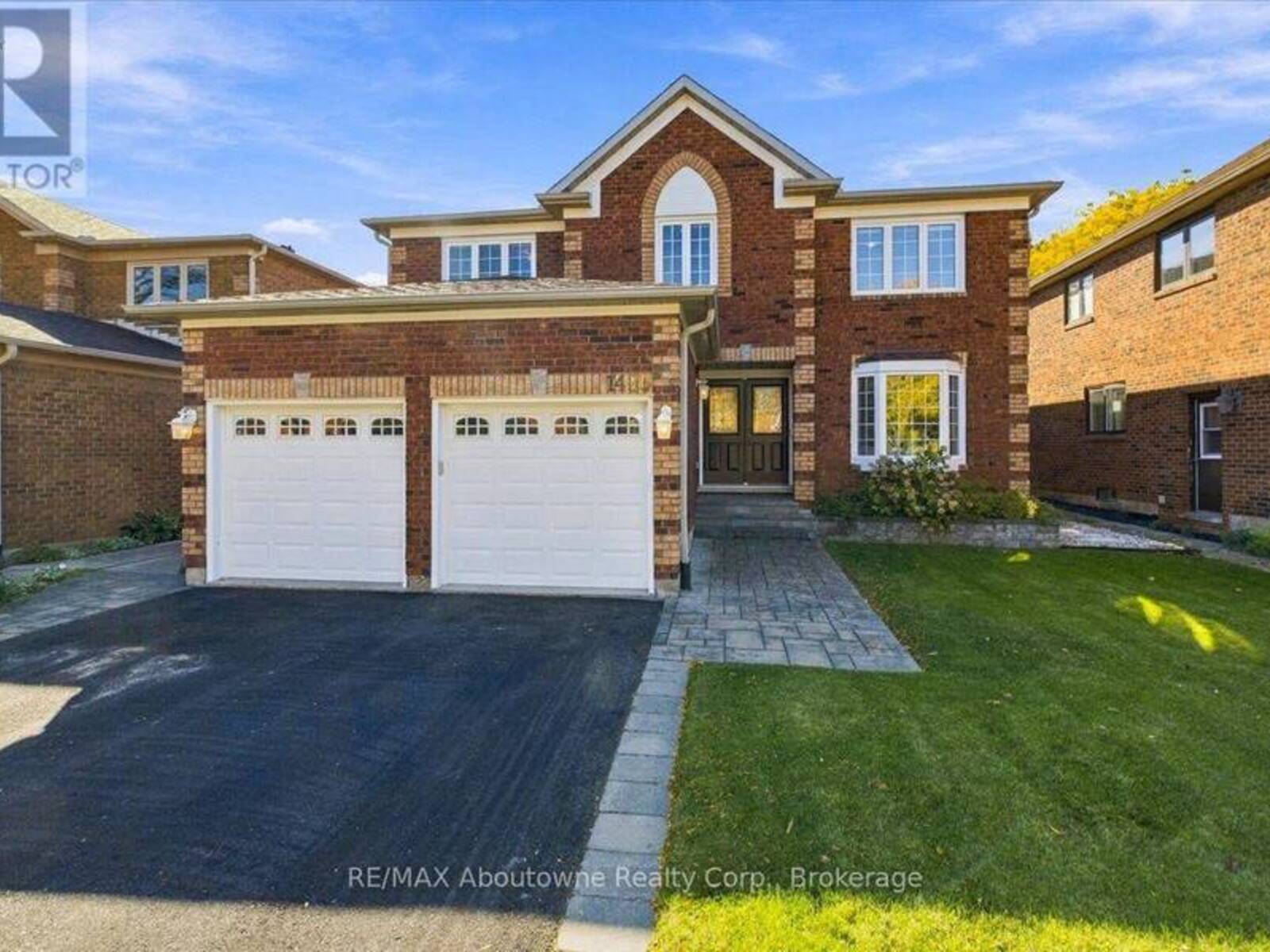 1476 LIVERY LANE, Oakville, Ontario L6M 2Y8