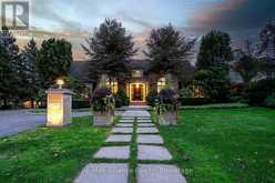 1426 LAKESHORE ROAD E | Oakville Ontario | Slide Image One