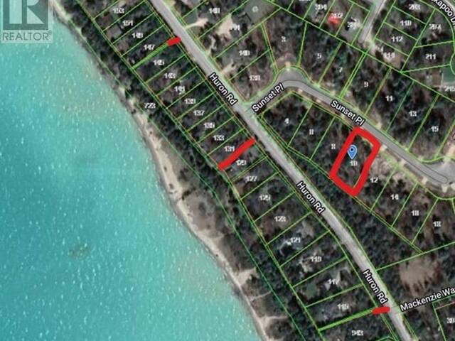 10 SUNSET Place Point Clark Ontario, N0G 2R0