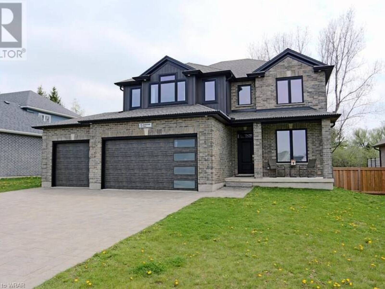 5 FOXBOROUGH PLACE Place, Thorndale, Ontario N0M 2P0