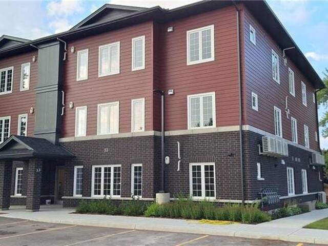 33 MURRAY Court Unit# 1 Perth East Ontario, N0K 1M0 - 2 Bedrooms Condo For Sale