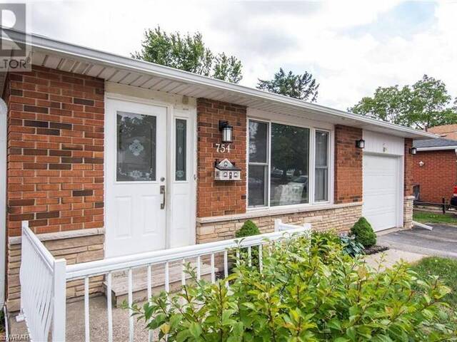 754 KUMMER Crescent Cambridge Ontario, N3H 4Z1