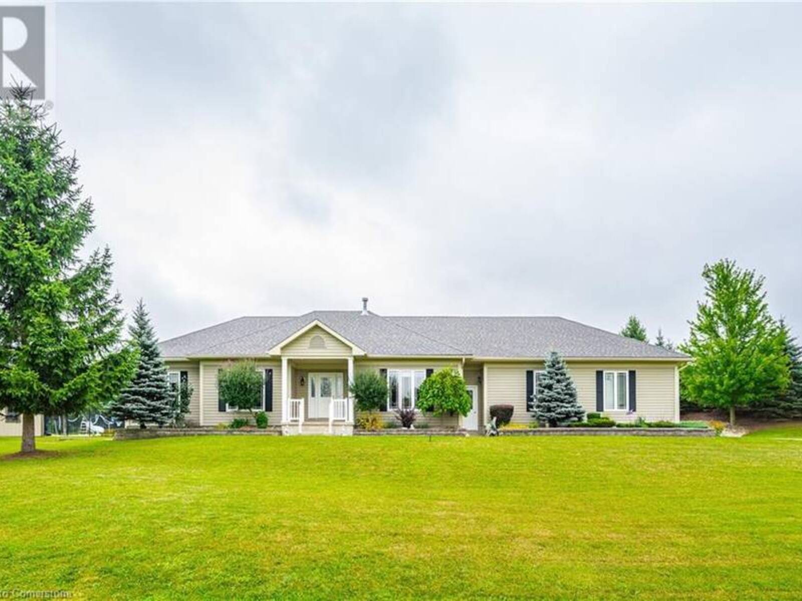 27 HIGHLAND Road, Clifford, Ontario N0G 1M0