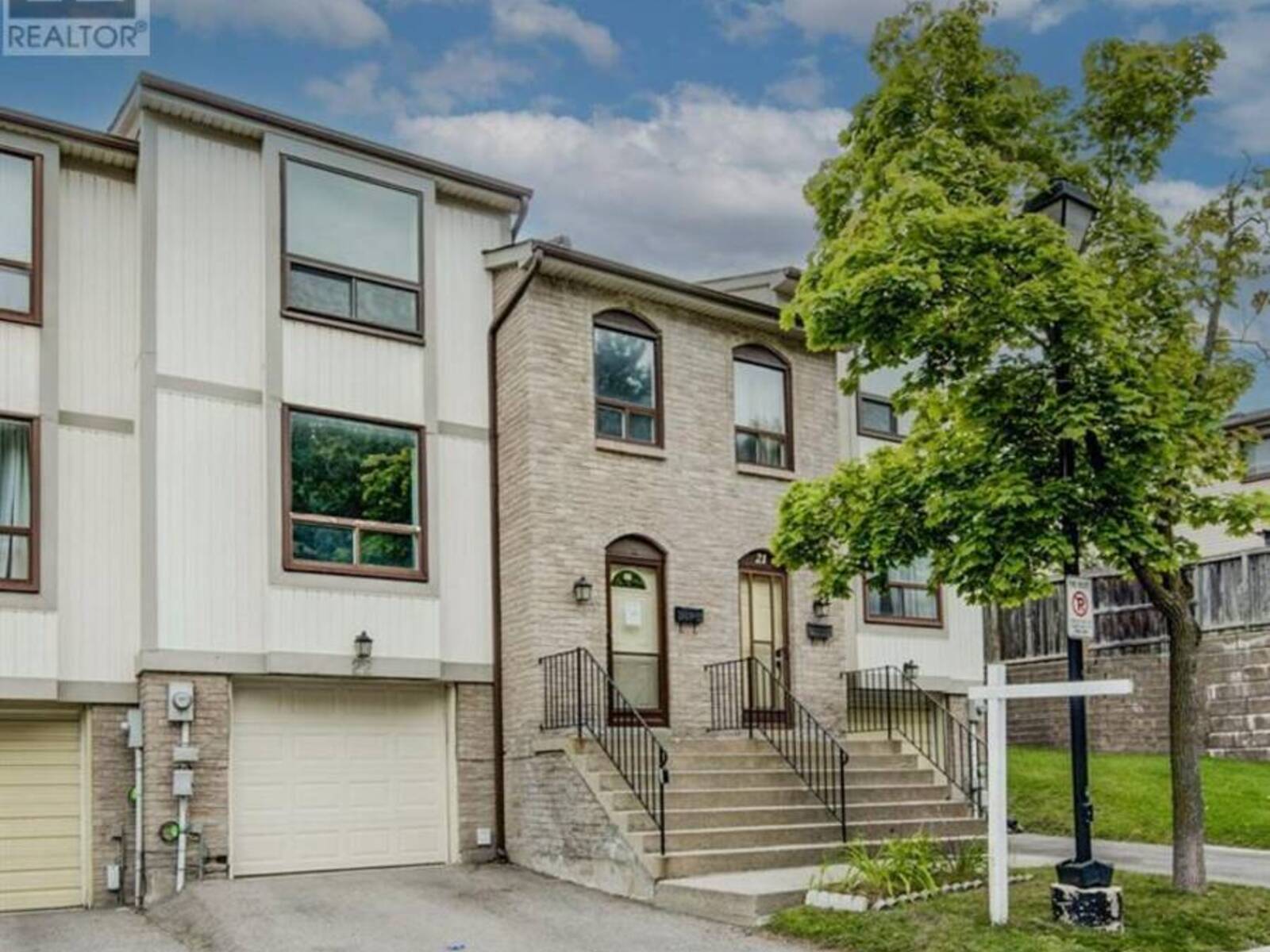 22 MCMULLEN Crescent, Brampton, Ontario L6S 3M2