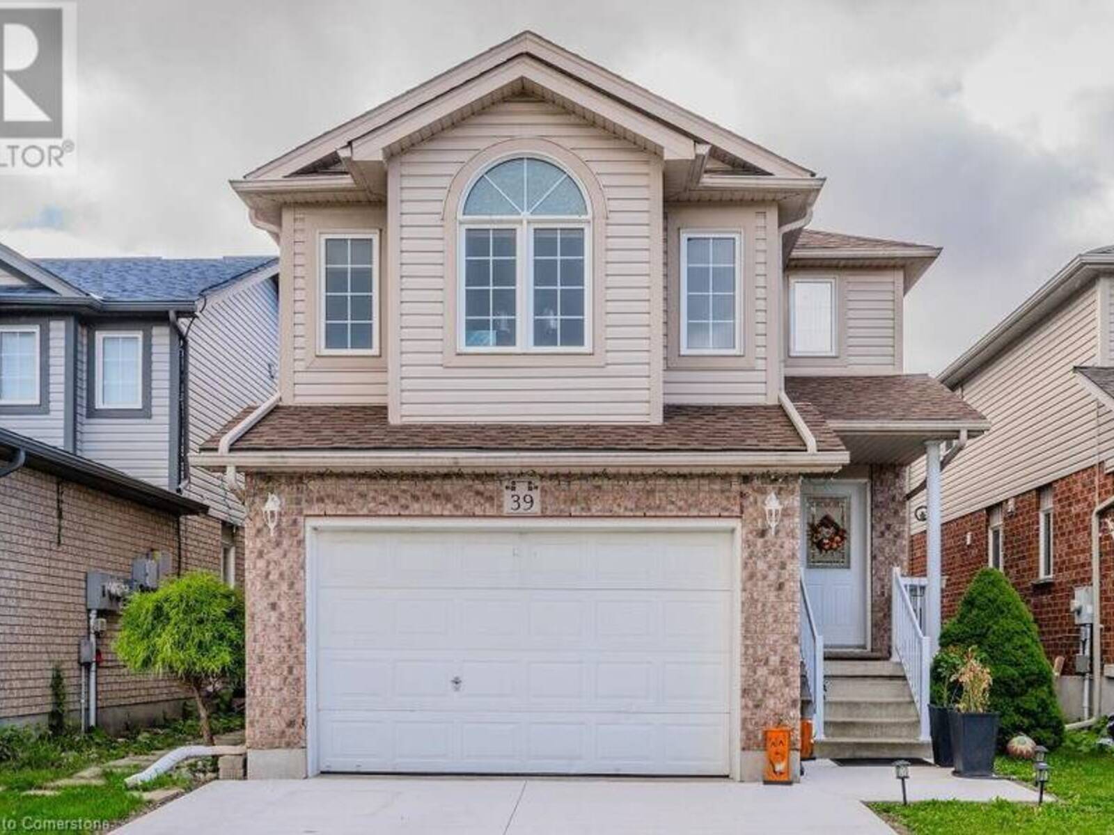 39 PEACH BLOSSOM Crescent, Kitchener, Ontario N2E 3Z7