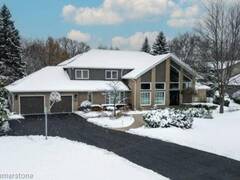 587 MANORWOOD Court Waterloo Ontario, N2K 3L7