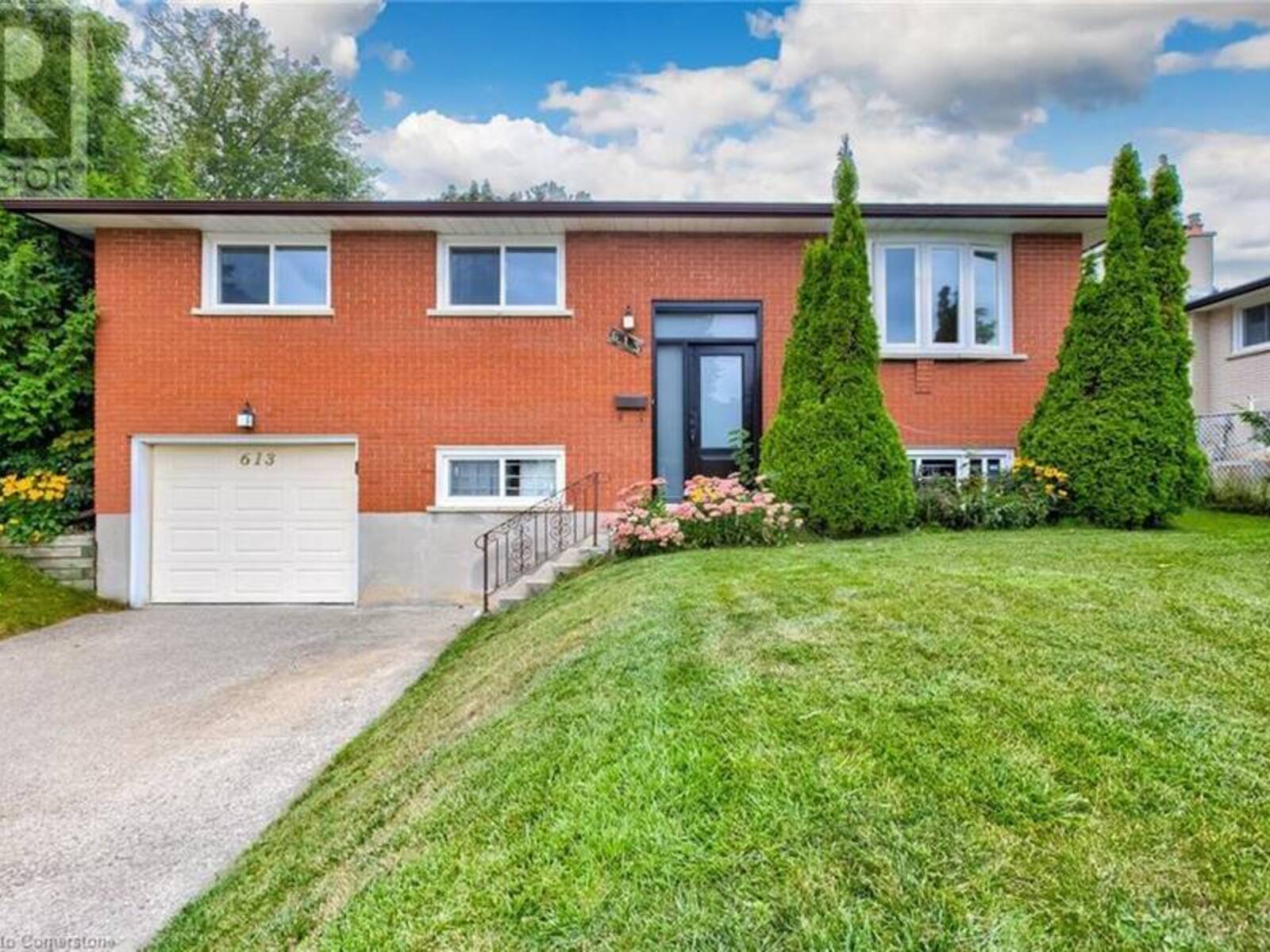 613 GLEN FORREST Boulevard, Waterloo, Ontario N2L 4J9