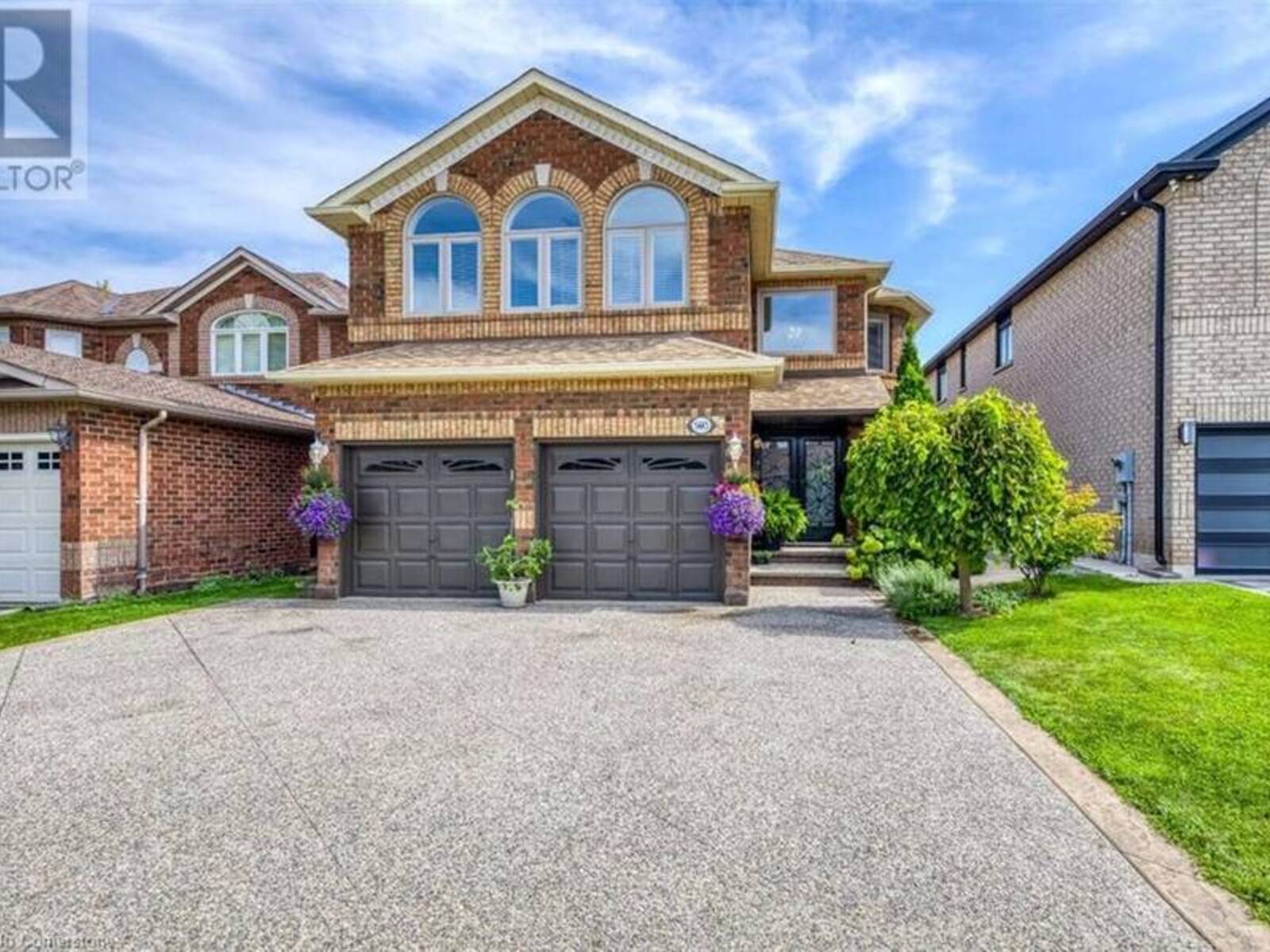 5443 MCFARREN Boulevard, Mississauga, Ontario L5M 5Y3