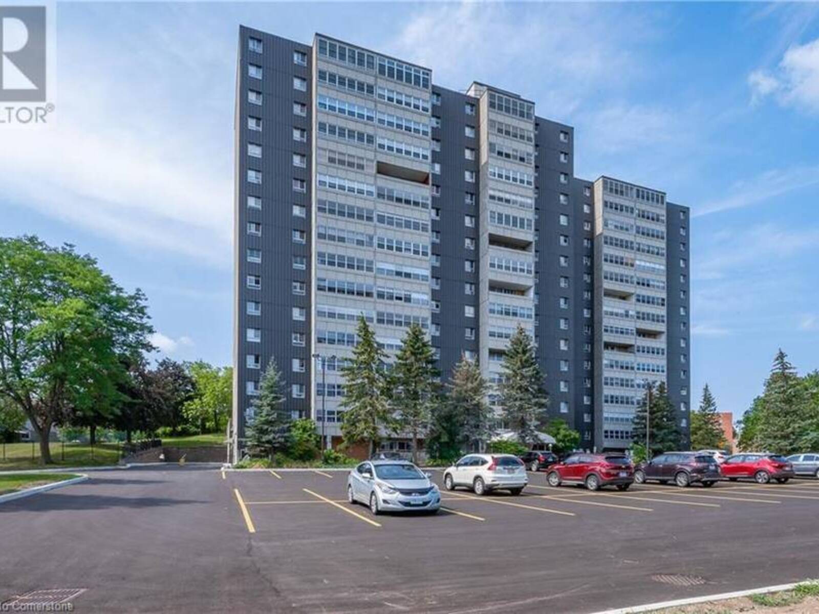 225 HARVARD Place Unit# 803, Waterloo, Ontario N2J 4H4