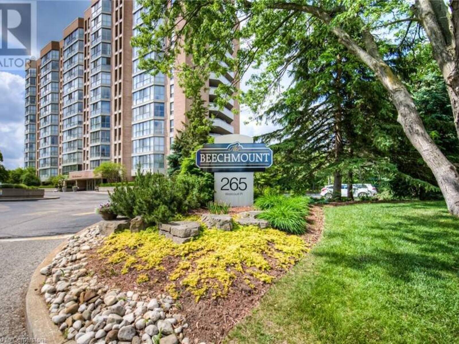 265 WESTCOURT Place Unit# 802, Waterloo, Ontario N2L 6E4