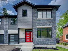 102 DAWSON Street Waterloo Ontario, N2L 1R4