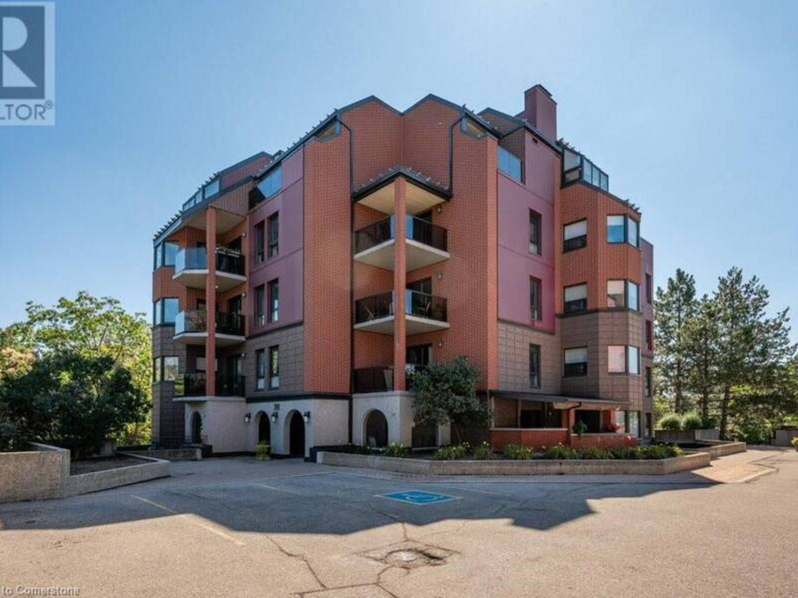 50 BLUE SPRINGS Drive Unit# 32, Waterloo, Ontario N2J 4M4