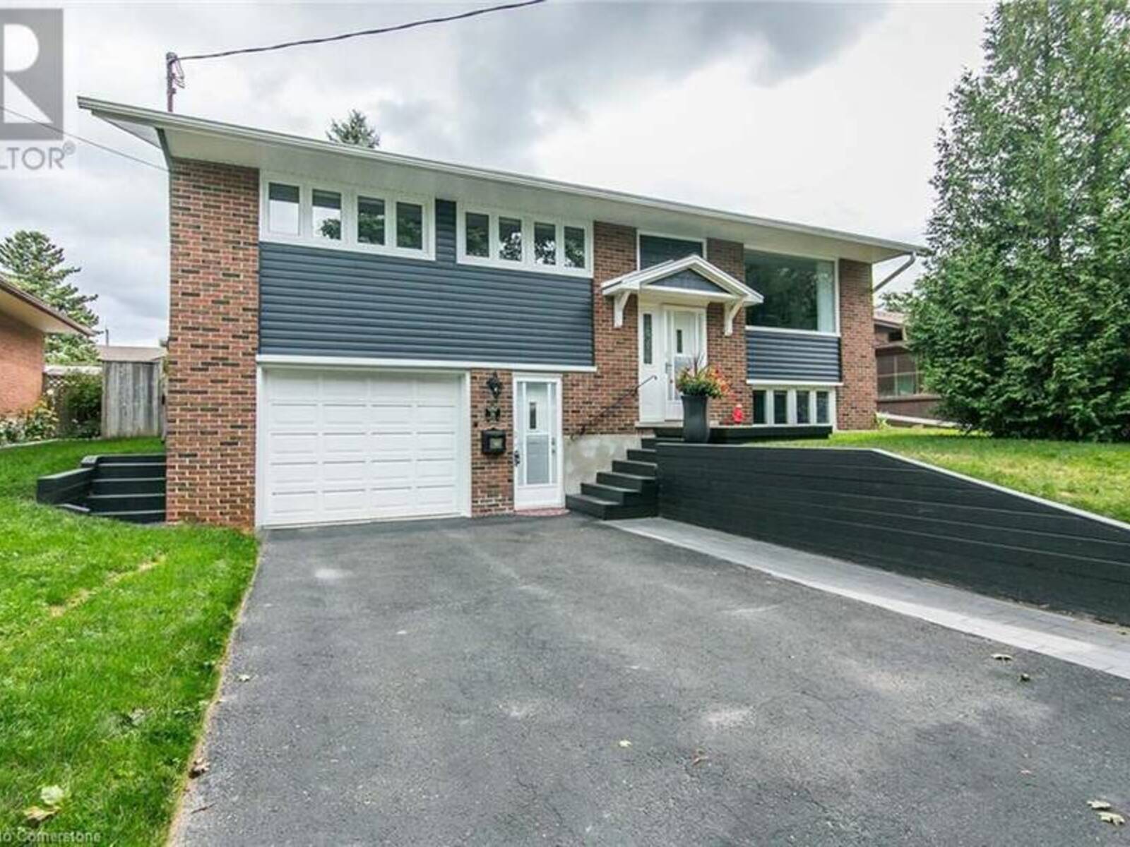 36 RUSKVIEW Road, Kitchener, Ontario N2M 4S2