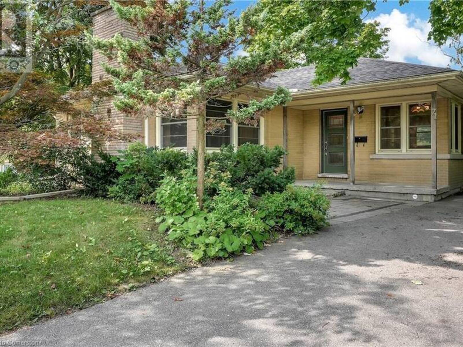 71 MELBOURNE Crescent, Waterloo, Ontario N2L 2M5