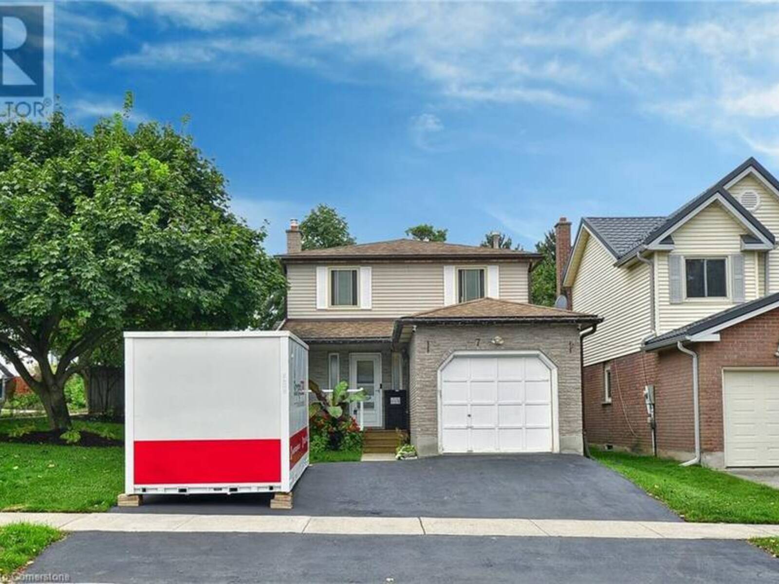 7 WYCLIFFE Place, Kitchener, Ontario N2M 5J6