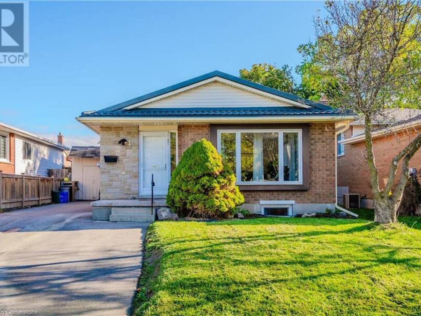 48 SUMMERHILL Crescent, Kitchener, Ontario N2N 2T5