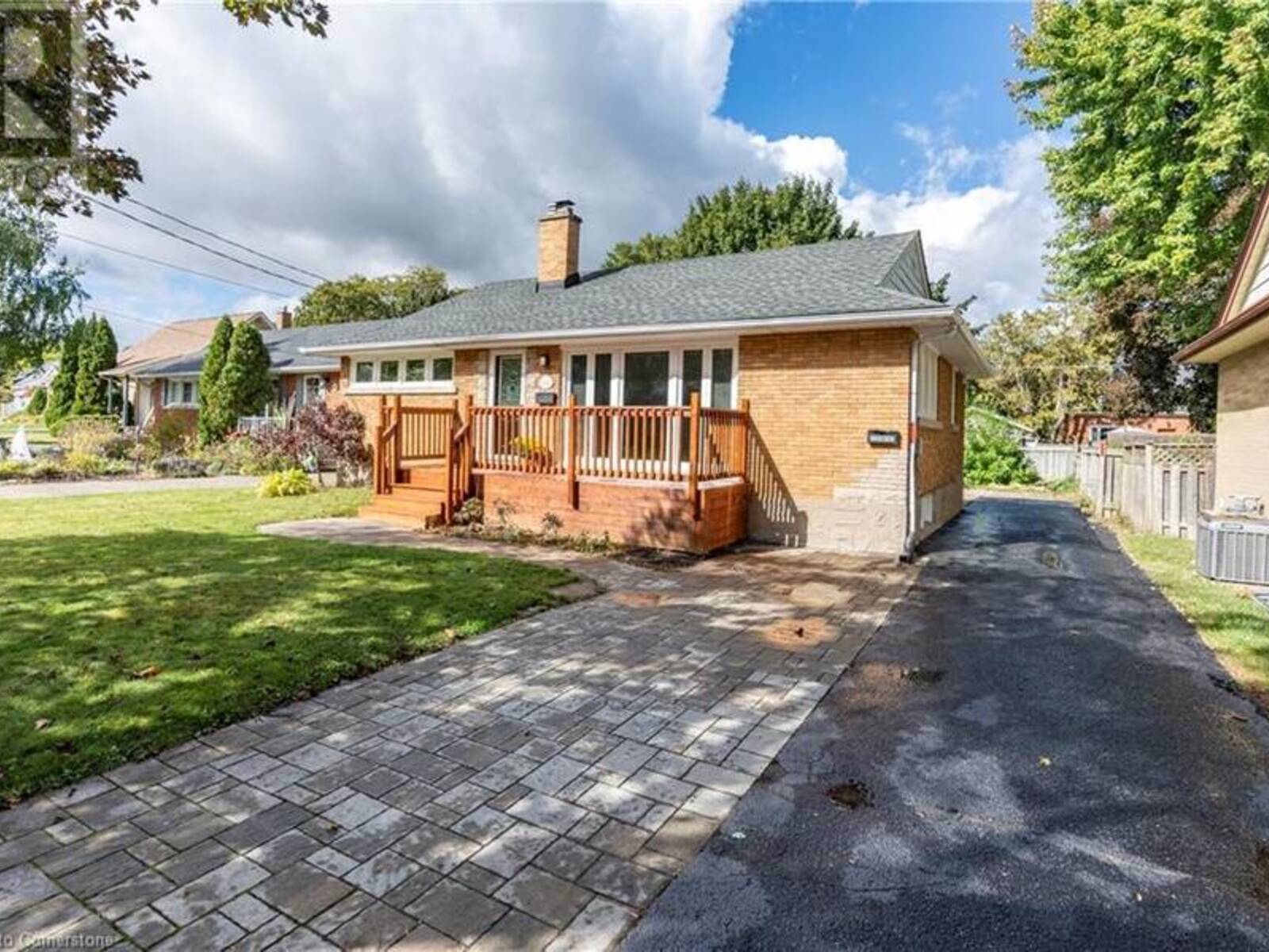 46 EDINBURGH Road, Kitchener, Ontario N2B 1M5